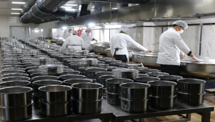 Haliliye'de Sıcak aşlar ve ekmekler hanelere ulaştırılıyor 