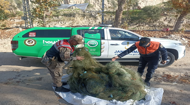 Jandarma ekipleri 600 metre kaçak ağ ele geçirdi