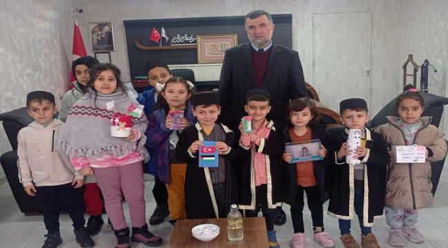 Minik Öğrencilerden Yürek Isıtan Hareket...