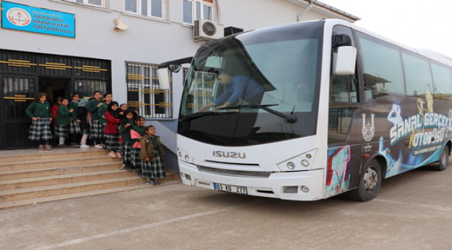 ŞURKAV sanal gerçeklik otobüsü köy okullarında
