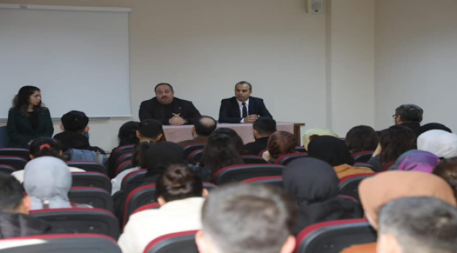 Başkan Ekinci Üniversite öğrencileri ile bir araya geldi