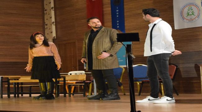 Şanlıurfa'da "Artiz Mektebi  " tiyatro oyunu büyük ilgi gördü