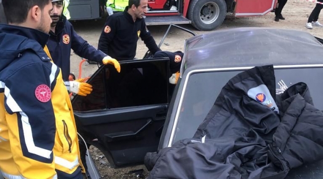 Şanlıurfa'da iki otomobil çarpıştı, 1 ölü, 2 yaralı 