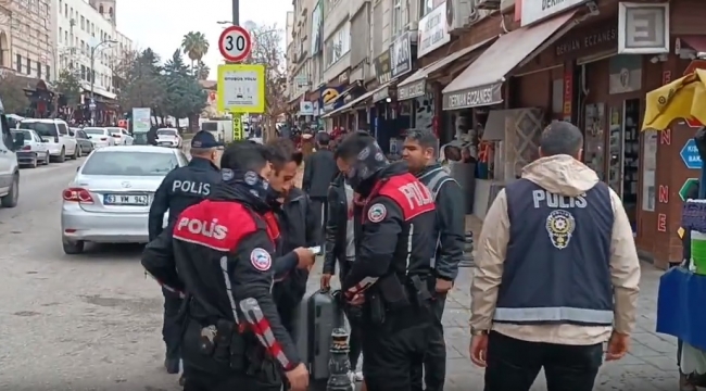 Şanlıurfa ve ilçelerinde aranan şahıslara operasyon!