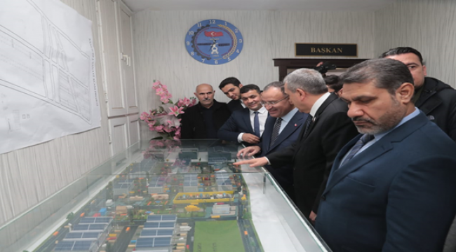 TBMM Başkan Vekili Bozdağ ve Başkan Beyazgül Evren sanayi esnafı ile bir araya geldi