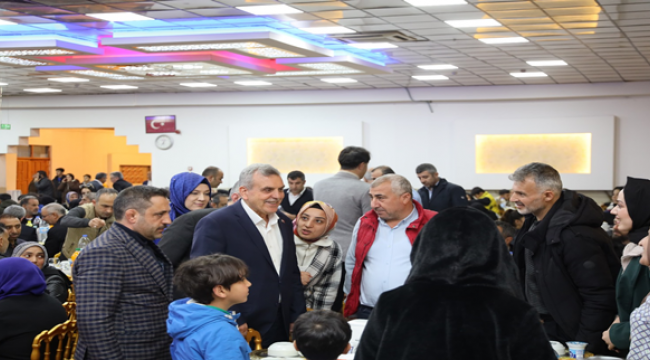 Başkan Beyazgül Hanelerine misafir olduğu vatandaşlarla iftar sofrasında buluştu