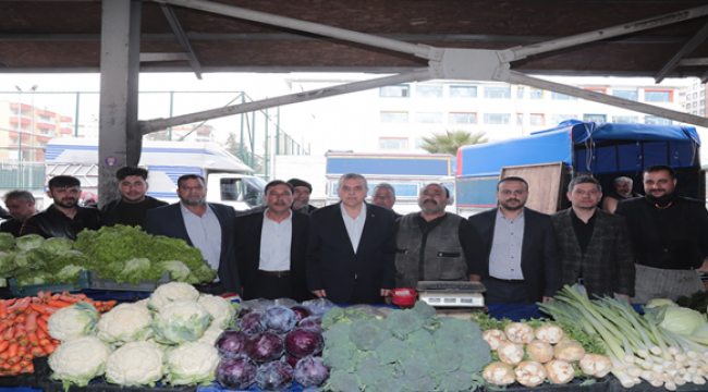 Başkan Beyazgül Sahada esnaf ve vatandaşlarla iç içe