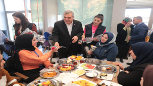 Başkan Beyazgül, Şehit Annelerinin Kadınlar Gününü Kutladı