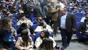 Başkan Ekinci kültür merkezinde gençleri dinledi