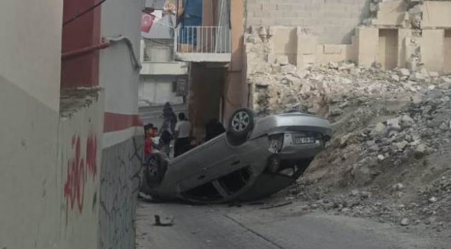 Birecik'te otomobil takla attı