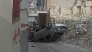 Birecik'te otomobil takla attı