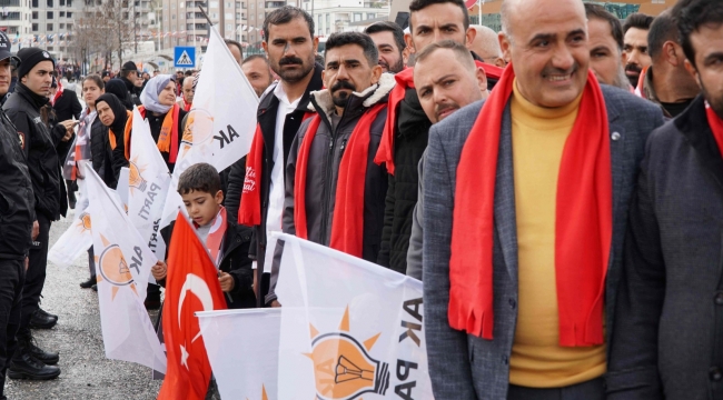 Cumhurbaşkanı Erdoğan'ı Karaköprü'de coşkulu karşılama 