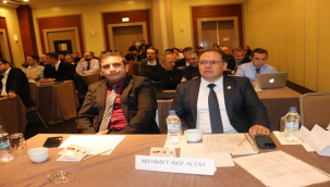 HRÜ Ortopedi ve Travmatoloji Kliniği Ev Sahipliğinde 'Diz Sorunları' Toplantısı Gerçekleştirildi