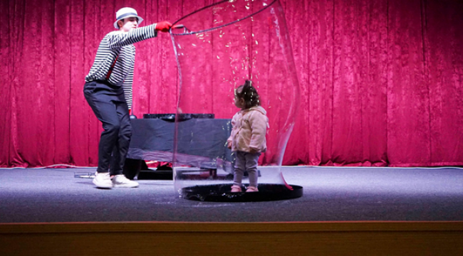 Karaköprü'de Çocuklar Bubble Show gösterisiyle doyasıya eğlendi