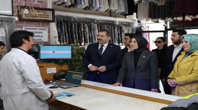Karaköprü'de Hizmet İstikrarı İçin Başkan Baydilli ve Milletvekili Yazmacı vatandaşlardan destek istedi