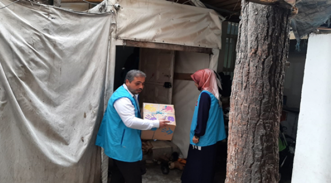 Karaköprülü minikler iyilikte yarıştı