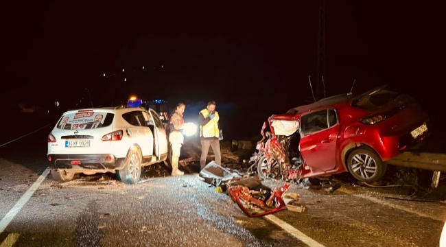 Şanlıurfa'da iki otomobil çarpıştı, 1 ölü, 2 yaralı 