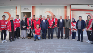 TBMM Başkanvekili Bozdağ ve Başkan Beyazgül'den Kızılay Şanlıurfa Şubesine Ziyaret