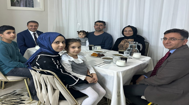 Vali Şıldak, hane ziyaretlerini sürdürüyor