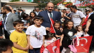 23 Nisan Etkinliklerinde Başkan Gülpınar'a Yoğun İlgi