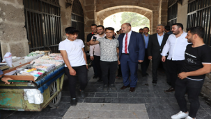 Başkan Gülpınar, Çubukçu hanı ve hacı kamil konağındaki çalışmaları inceledi