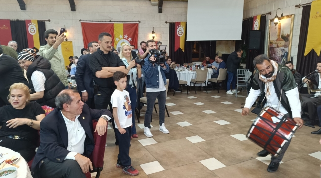 Galatasaray Başkanı Dursun Özbek 'Urfa Sıra Gecesi'nde coştu