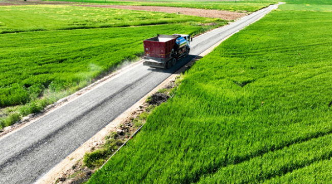 Harran kırsalında asfalt çalışmaları sürüyor