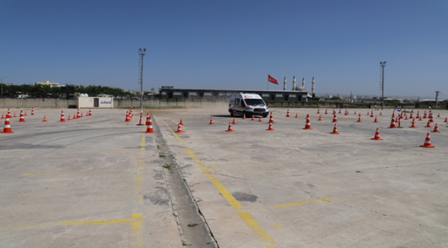 İl Sağlık Müdürü Solmaz Ambulans Kullandı