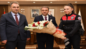 Müdür Bildirici Ve Emniyet Personelleri Vali Şıldak'ı Ziyaret Etti