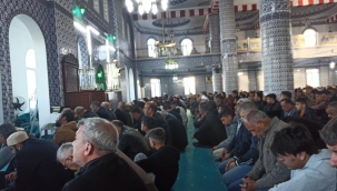 Şanlıurfa'da camiler doldu taştı 