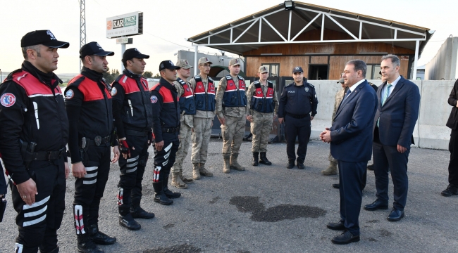 Vali Şıldak, Bayramda çalışan görevlileri unutmadı 
