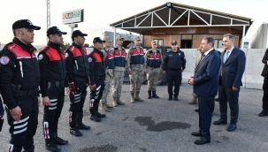 Vali Şıldak, Bayramda çalışan görevlileri unutmadı 