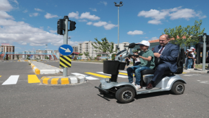 Başkan Gülpınar, Minik çocuklarla güvenli trafik eğitimine katıldı 