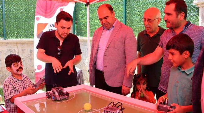Başkan Nihat Çiftçi, Uluslararası yarışmaya katılan öğrencilerle bir araya geldi