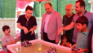 Başkan Nihat Çiftçi, Uluslararası yarışmaya katılan öğrencilerle bir araya geldi