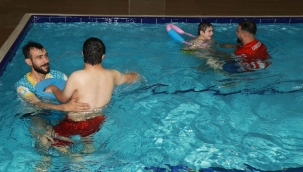 Çocuklar, Haliliye belediyesi engelli havuzu ile doyasıya eğlendi 