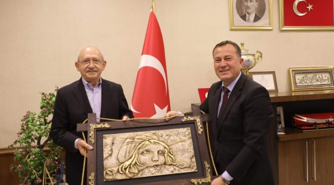 Gaziantep'e gelen Kılıçdaroğlu, Nizip'e sürpriz ziyarette bulundu