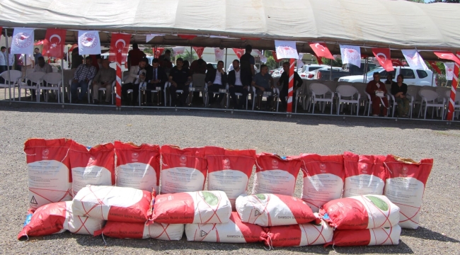 Şanlıurfa'da 93 çiftçiye soya tohuma dağıtıldı