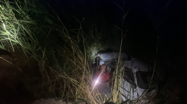 Şanlıurfa'da otomobil kanala uçtu: 2 yaralı