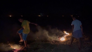 Öğrencilerden Müdahale: Anız Yangınını Söndürdüler