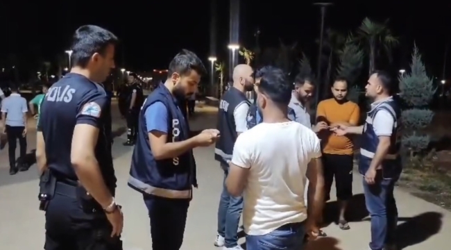 Şanlıurfa'da 15 bin 325 şahıs, 3 bin 184 araç ve 193 motosiklet incelendi