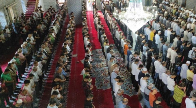 Şanlıurfa'da bayram namazı coşkusu 