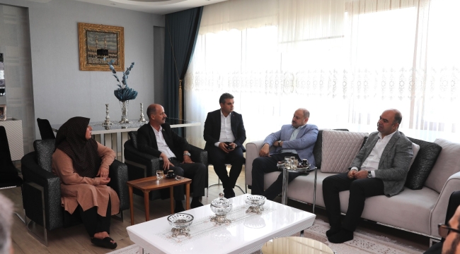 Başkan Gülpınar Şehitler İçin Okutulan Mevlidi Şerif Programına Katıldı