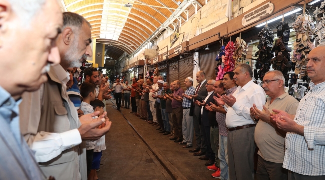  Başkan Mehmet Kasım Gülpınar Esnaf Duasına Katıldı