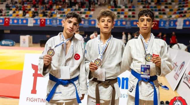 Haliliyeli Gençler, Yıldızlar Avrupa Kupasının Şampiyonu Oldu 