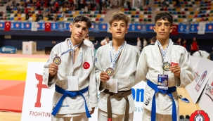 Haliliyeli Gençler, Yıldızlar Avrupa Kupasının Şampiyonu Oldu 