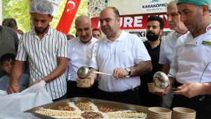 Karaköprü Belediyesinden Vatandaşlara Aşure İkramı