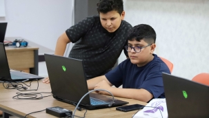 Karaköprü'de Çocuklar Yaz Tatilini Bilim Merkezinde Değerlendiriyor