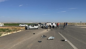 Suruç'ta kamyon ile otomobil çarpıştı, 3 yaralı