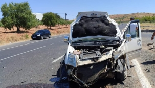 Bozova'da iki otomobil çarpıştı